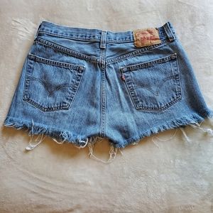 COPY - Levi's Cutoff Jean Shorts 34x32